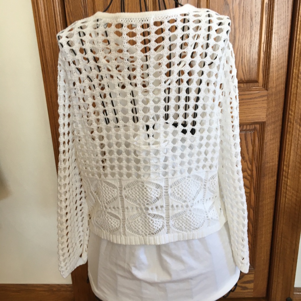 Adorable White Crotched Sweather - Picture 4 of 8